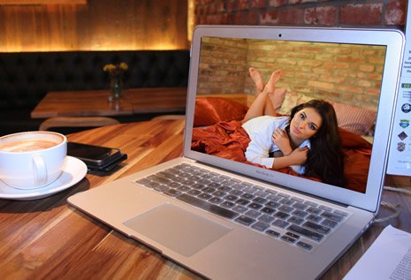 Intimate adult video chat session on CamDevils